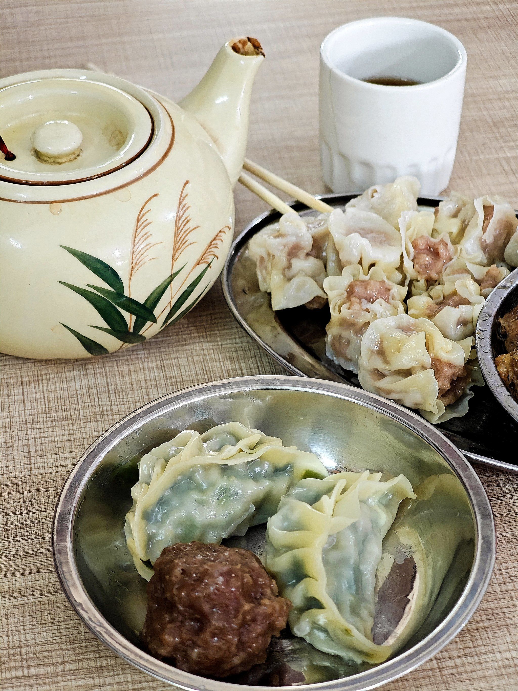 广州最平价本地人早茶店,56615毛1颗干蒸!