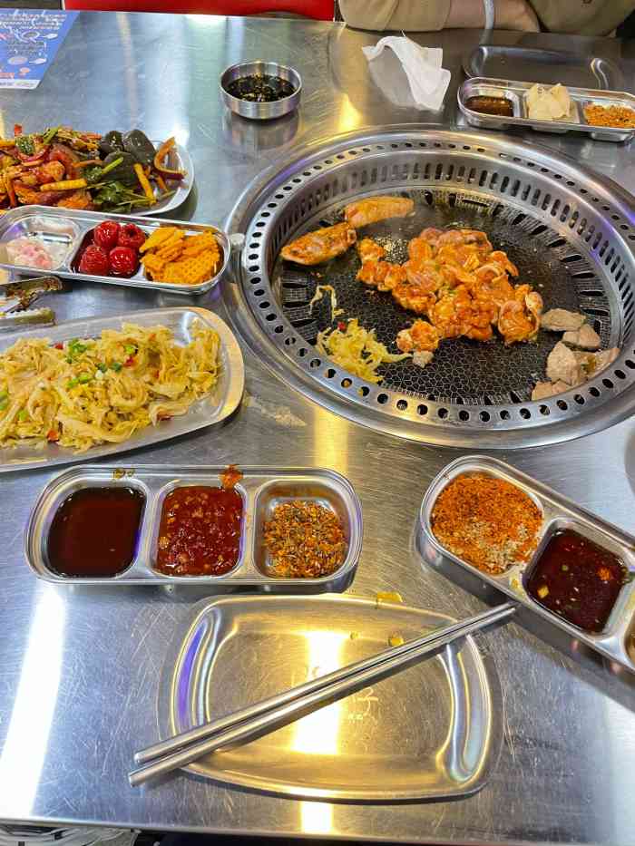 马路牙子地桌烤肉(双井店)-"无意中在某一天看到了一个视频,介绍了这