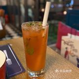 搭配的薯条好好吃！炸得外脆内软，蕃茄酱和蛋黄酱都好吃