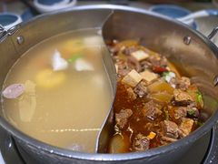 牛腩鸳鸯锅-左庭右院鲜牛肉火锅(浦江欢乐颂店)