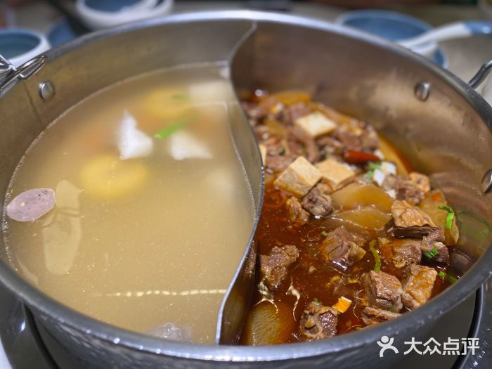 左庭右院鲜牛肉火锅(浦江欢乐颂店)牛腩鸳鸯锅图片