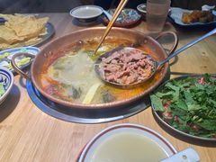 -洱火云南酸菜牛肉火锅(石景山当代商城店)