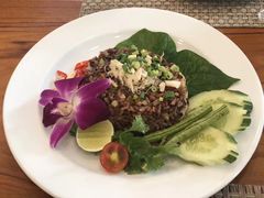 -Chom Cafe and Restaurant