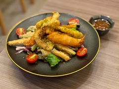 天妇罗沙律配日式蕃茄和风汁-豊 胜手丼