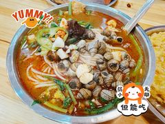 -柳州肥姨妈大骨螺蛳粉(东靖路店)