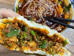 孜然夹馍-老字号杨坡红油米线腊汁肉夹馍(东四道巷店)