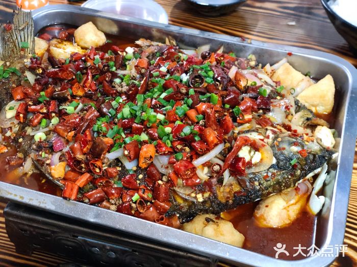 小球滚滚湘菜馆·烤鱼·口味虾(太平街店)招牌烤鱼图片