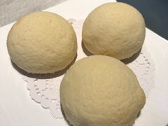 脆皮流沙包-皇朝会.经典传统粤菜(外滩店)