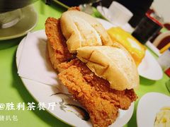 猪扒包-胜利茶餐室