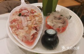 Bamboo Mushroom Pig's Trotter Chicken Soup