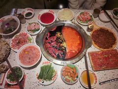 -红九格老火锅(三峡广场店)