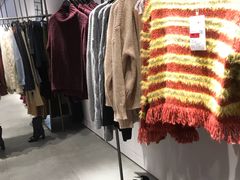 -URBAN REVIVO(欢乐海岸购物中心店)