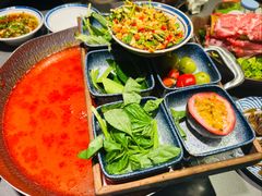 -楠小云·云南鲜牛野生菌自助火锅(九眼桥店)