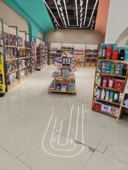 -卡通派潮品玩具折扣仓(青岛新城吾悦广场店)