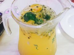 -樱花里音乐餐吧·牛扒椰子鸡(东圃店)