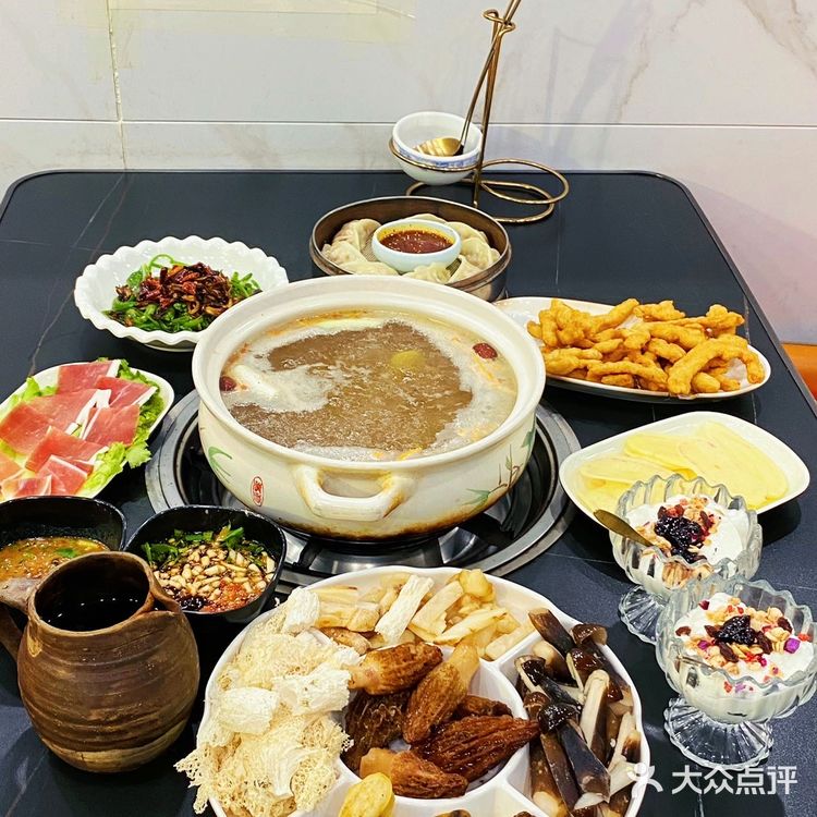 在大理！这锅野生菌火锅值得安排上… 