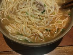 -亮亮面馆(经六路店)