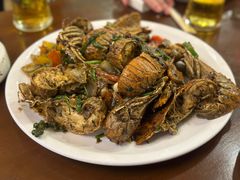 -J Daeng Seafood