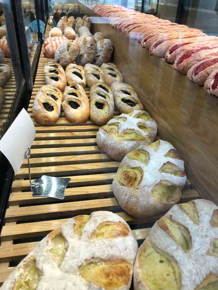 打分 去的第一家喜茶热麦店 面包选择多