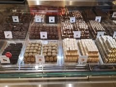 -VENCHI 闻绮(北京国贸商城店)