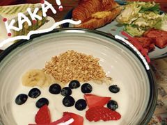 当季水果燕麦酸奶碗-西关84·History·Art·Cafe