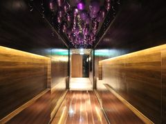 -The ROOF (通盈中心店)