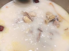 -洪氏嗨捞·猪肚鸡火锅(阳光天地店)