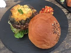 -HIGH FIVE哈福手工汉堡(桂林路店)