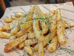 -Mark&Mars Restaurant