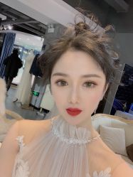 -艾米丽婚纱礼服