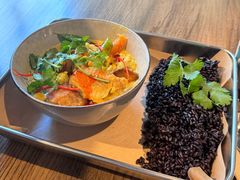 泰式黄咖喱鲷鱼虾仁饭-Wagas沃歌斯(北京君太百货店)