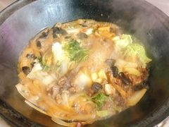 -粘豆包柴火铁锅炖