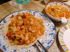 新疆拉条子-巴依兄弟西域美食(机场店)