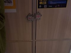 -荒岛实景沉浸密室(江汉路1店)