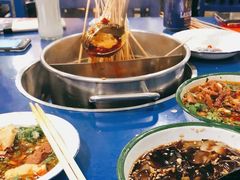 -马路边边串串香形象店(磐石路店)