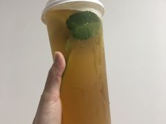潮汕路边柠檬茶-茶力的小怪兽(梅林卓悦汇店)