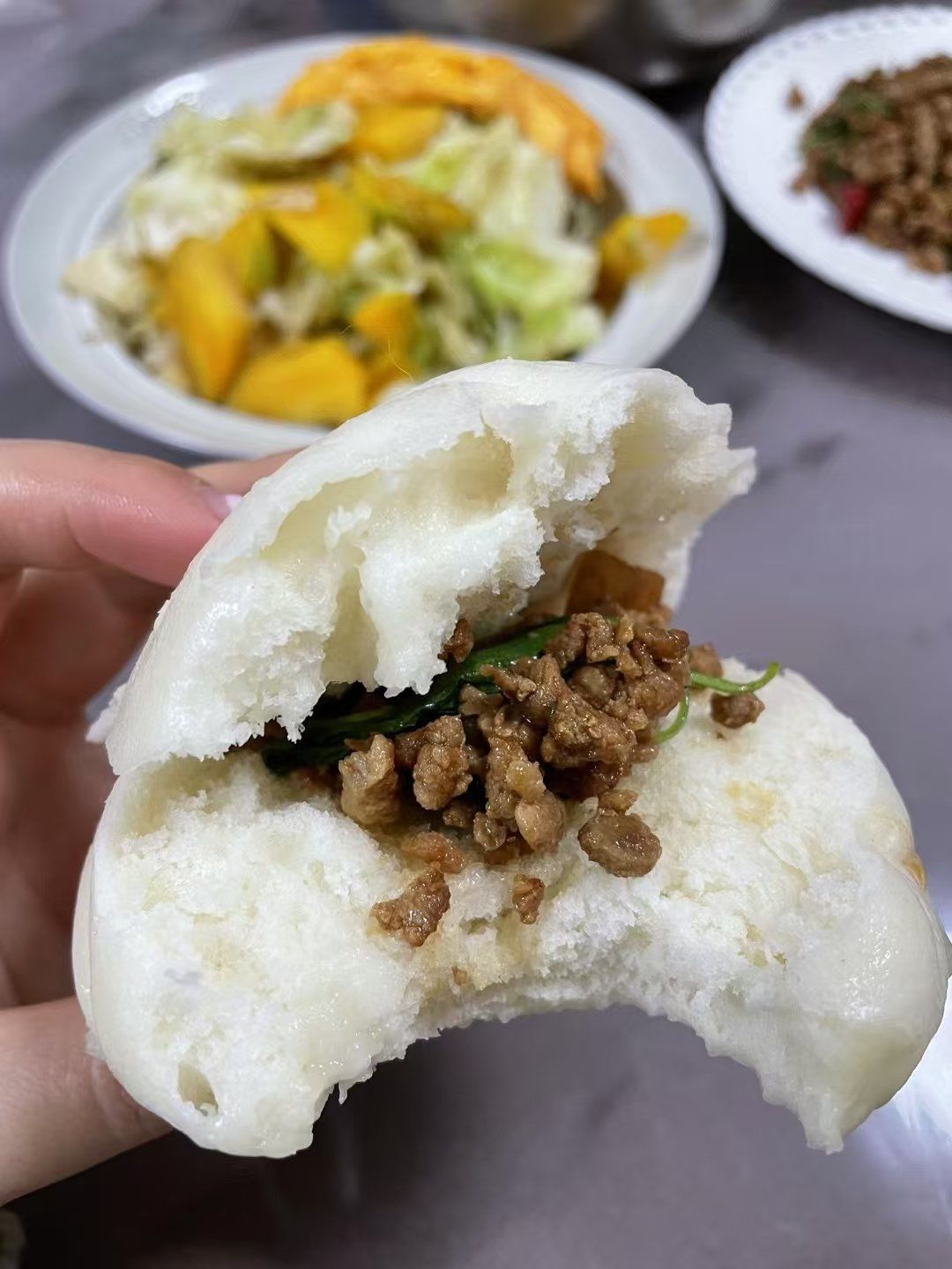 白馒头夹肉