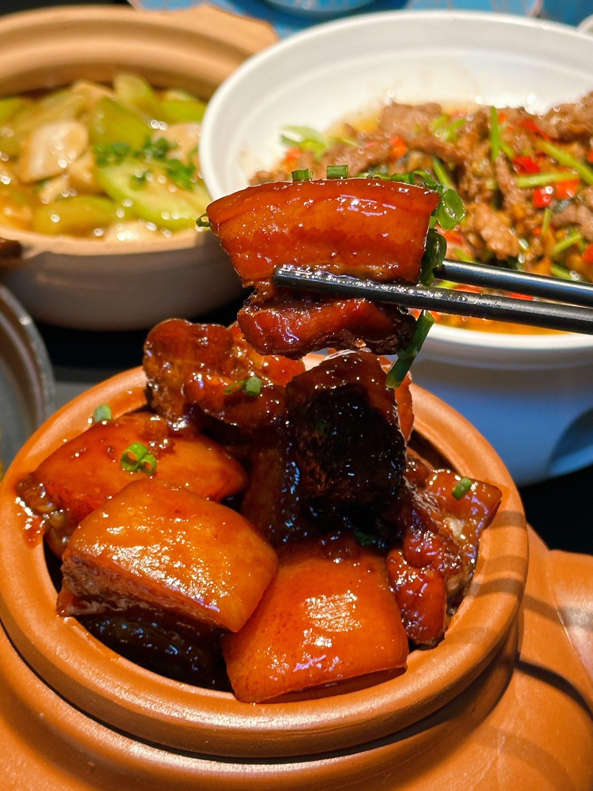 老牌果然出品稳定,这一块红烧肉给我香迷糊了!