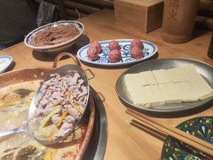 -洱火云南酸菜牛肉火锅(石景山当代商城店)