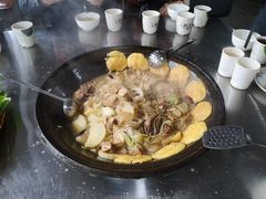 -粘豆包柴火铁锅炖