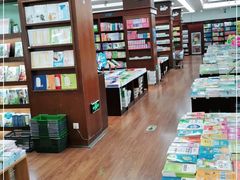 -新华书店(泉城路店)