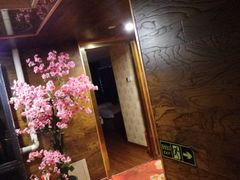 -东方亮足道(中国红街店)