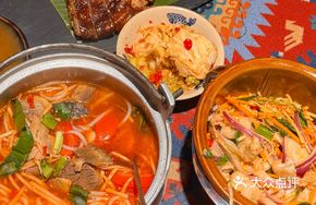 Yuxi Sour Soup Beef Rice Noodles