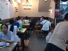 大堂-临街徽菜馆·正宗黄山味