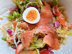 烟熏三文鱼色拉-YUE·6·西式融合餐厅(外滩六号店)