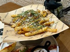 -Mark&Mars Restaurant