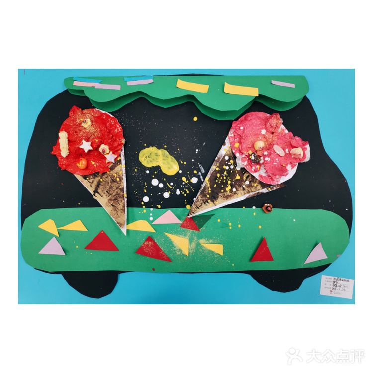 大概是不到两岁半开始在杨梅红学画画，之前都是在早教班