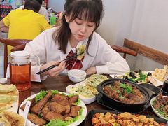 -小二锅贴私家菜(新世纪步行街第二大街店)
