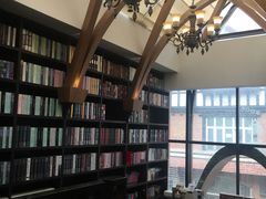 -钟书阁(松江泰晤士小镇店)