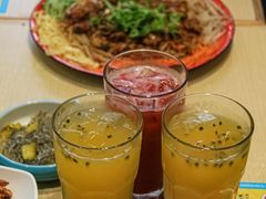 -灵芝妹子海鲜米线(劳动公园店)